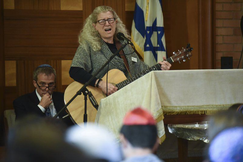 OU Hillel expresses sorrow, comfort from community at Tree of Life vigil